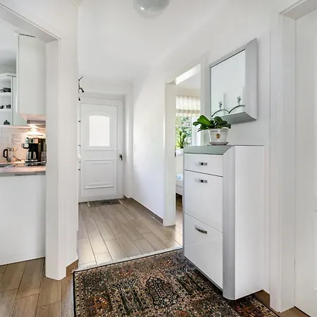 Christine Apartment