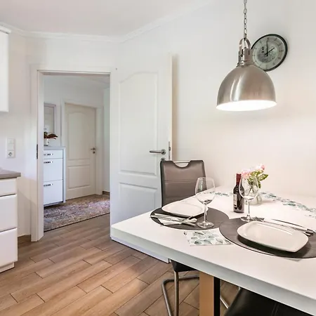 Christine Apartment *